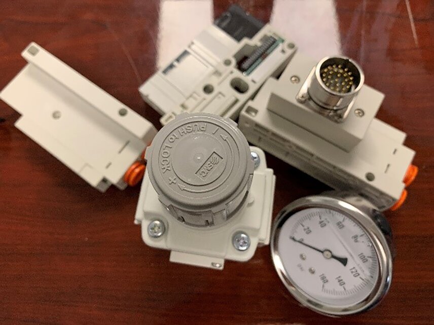 Die Bevorratung wichtiger Ersatzteile – von Pumpendichtungen bis hin zu Applikatorspitzen – verhindert ungeplante Stillstände und sorgt dafür, dass der Betrieb im Zeitplan bleibt.