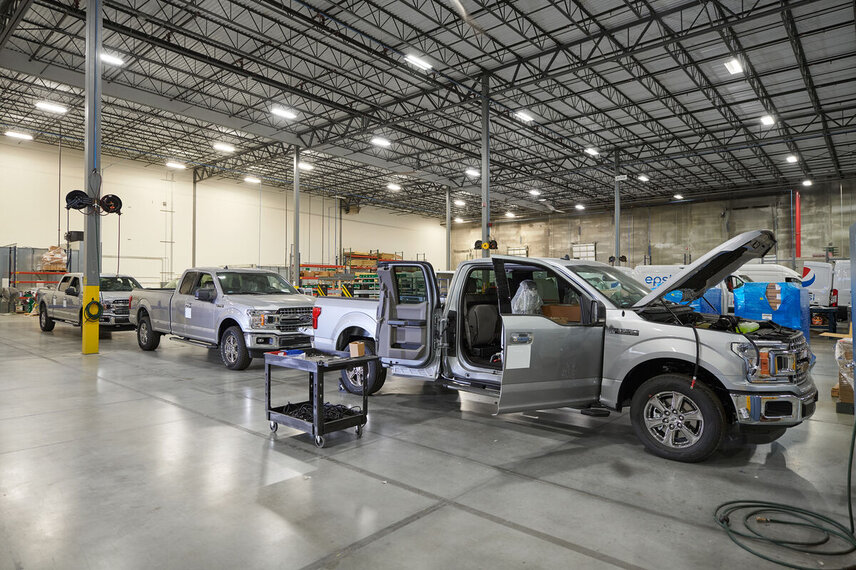 Das Werk in Kansas City bietet 36 Aufbaupakete für Pickups zur Verbesserung von Organisation, Sicherheit und Produktivität – ergänzt durch individuelle Optionen, damit Fahrzeuge vom ersten Tag an einsatzbereit sind.